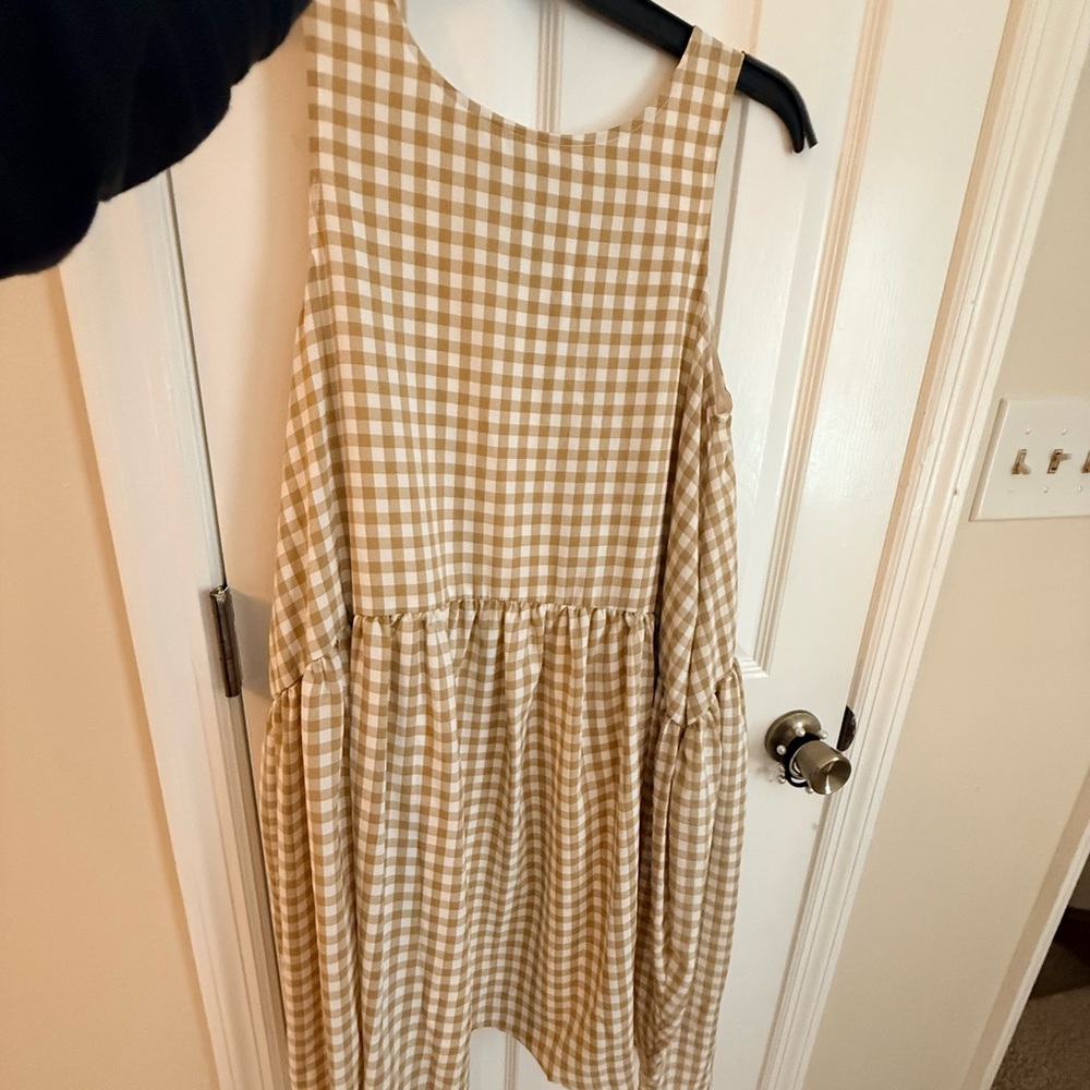 Charming Checkered Women’s Dress in Tan and White